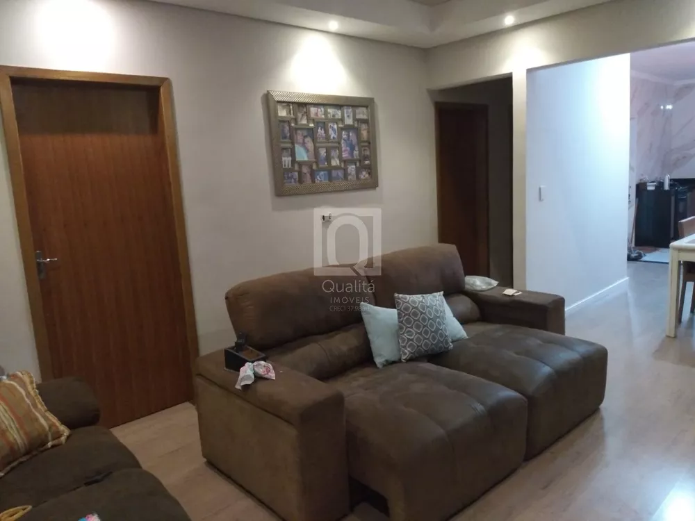 Casa à venda com 3 quartos, 174m² - Foto 4