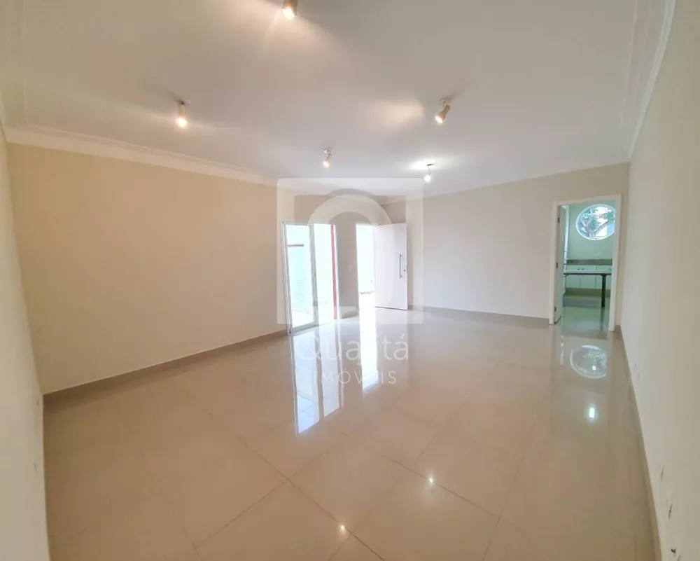 Casa de Condomínio à venda com 3 quartos, 250m² - Foto 3