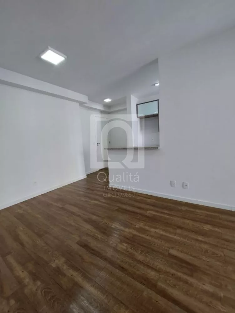 Apartamento à venda com 3 quartos, 74m² - Foto 2