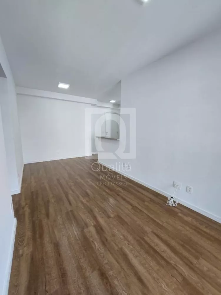 Apartamento à venda com 3 quartos, 74m² - Foto 3