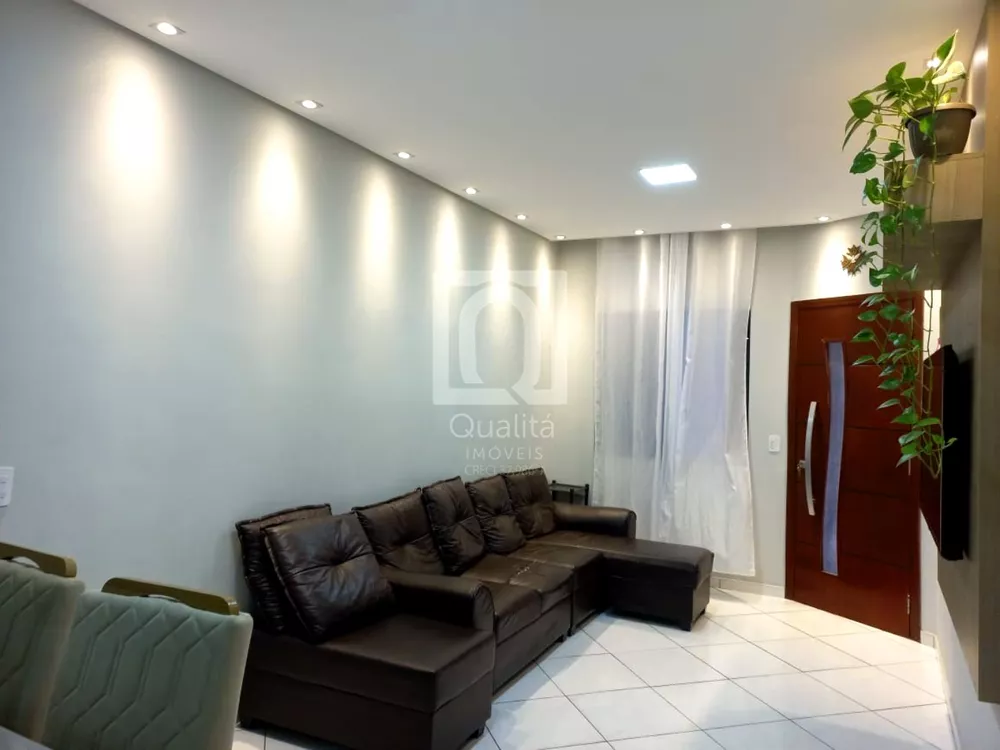 Casa à venda com 2 quartos, 140m² - Foto 1