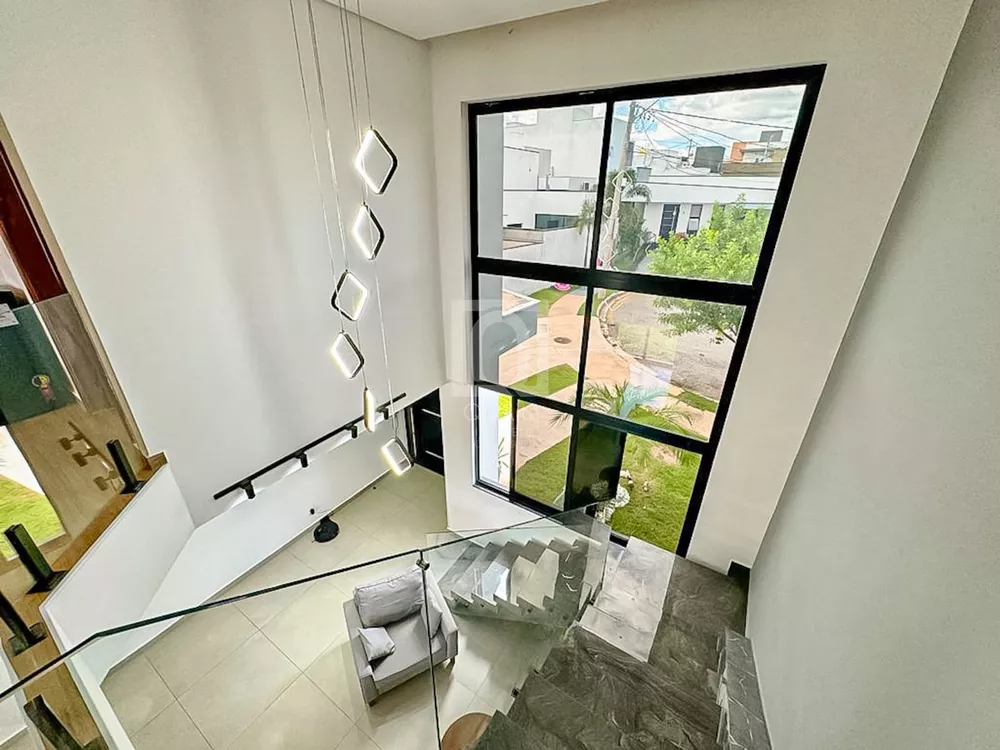 Casa de Condomínio à venda com 3 quartos, 235m² - Foto 2