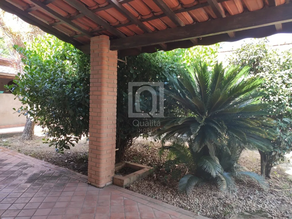 Chácara, 3 quartos, 1311 m² - Foto 1