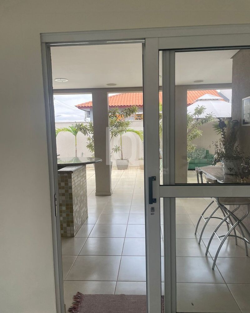 Casa de Condomínio à venda e aluguel com 3 quartos, 360m² - Foto 4