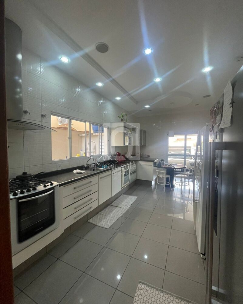 Casa de Condomínio à venda e aluguel com 3 quartos, 360m² - Foto 19