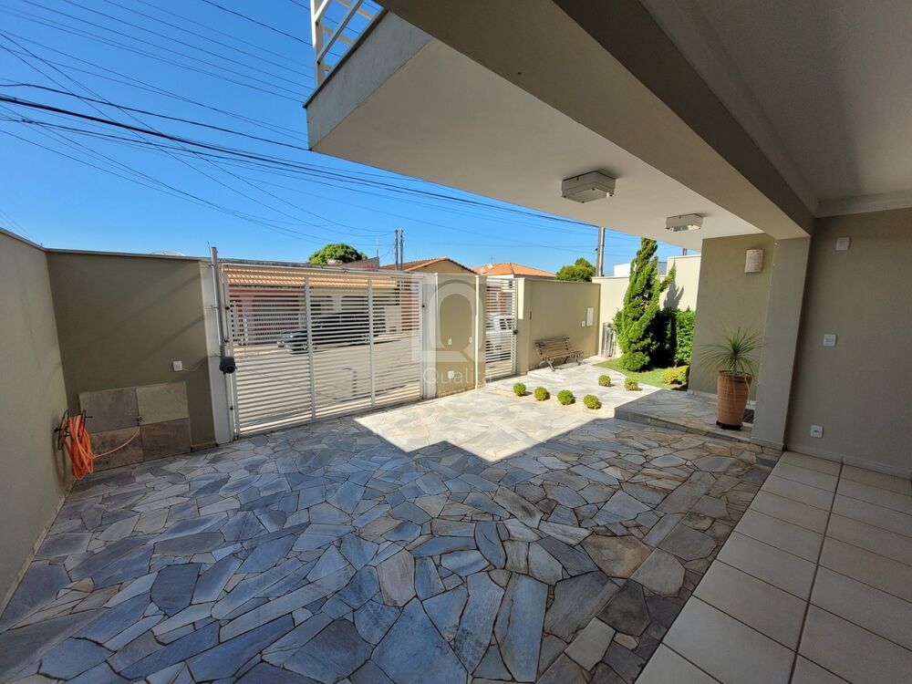 Sobrado à venda com 4 quartos, 360m² - Foto 2