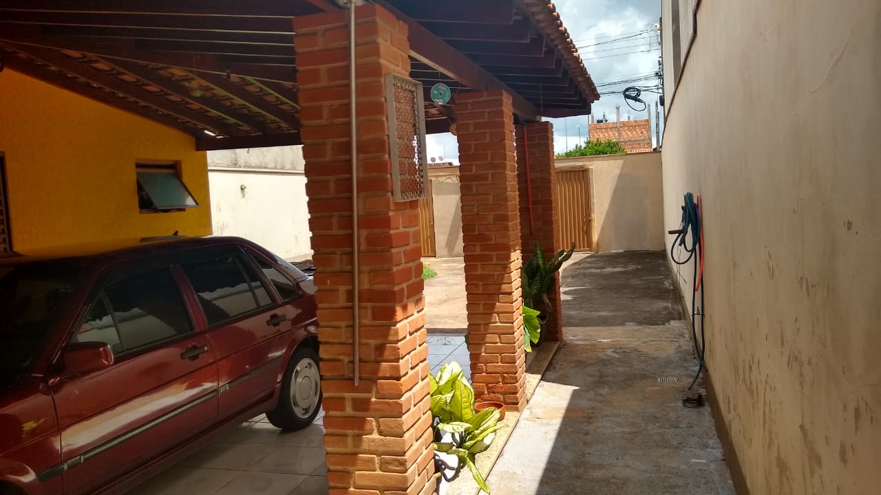 Casa à venda com 1 quarto, 250m² - Foto 4