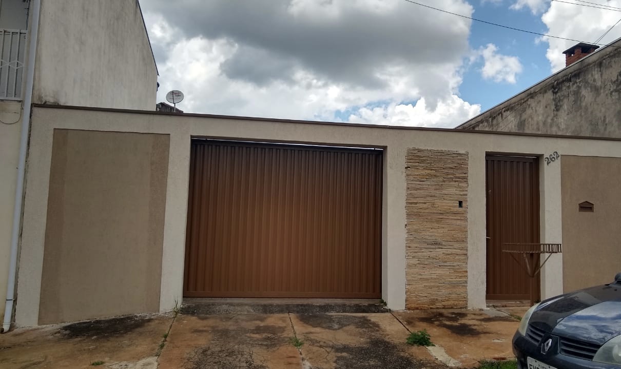 Casa à venda com 1 quarto, 250m² - Foto 1