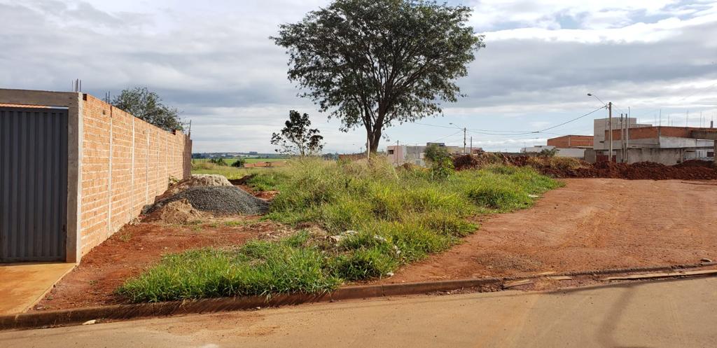 Terreno à venda, 200m² - Foto 1