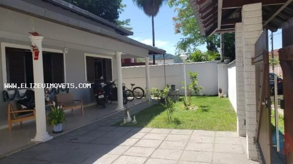 Casa à venda com 3 quartos, 200m² - Foto 1