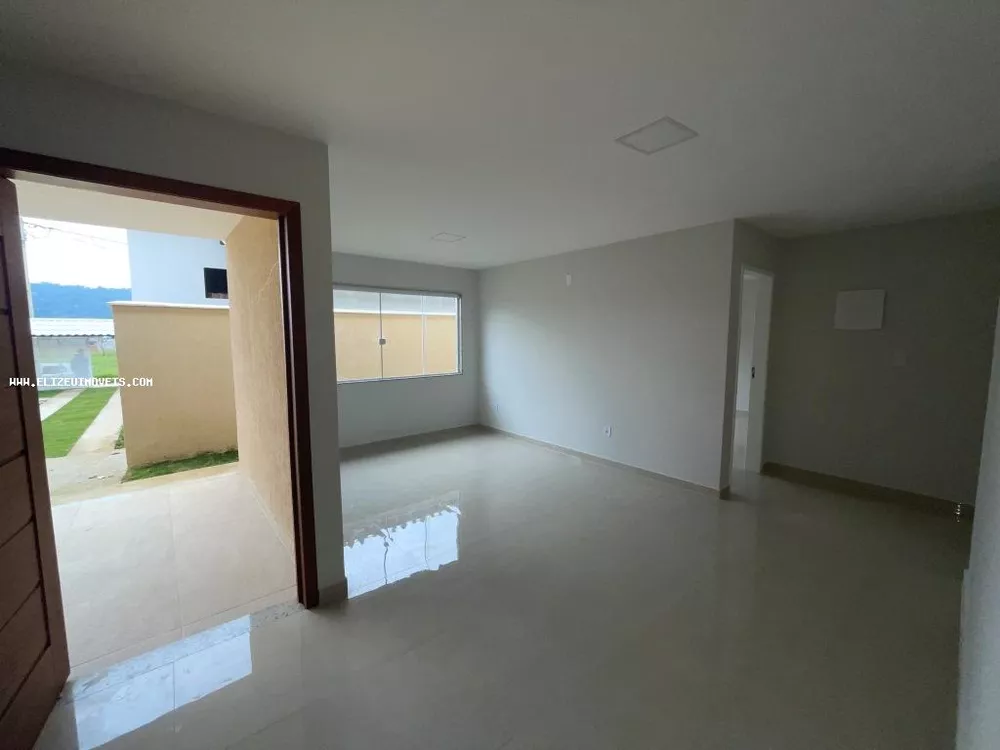 Casa à venda com 3 quartos, 127m² - Foto 3