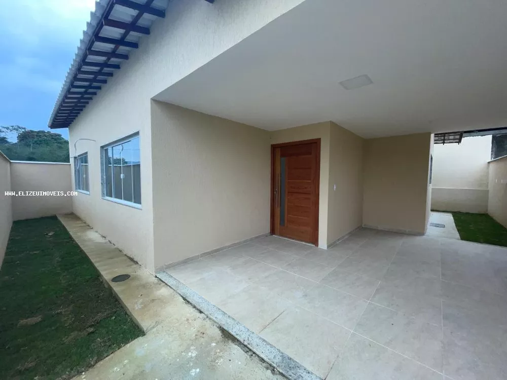 Casa à venda com 3 quartos, 127m² - Foto 1