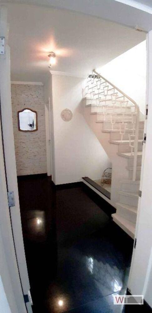 Casa à venda com 3 quartos, 291m² - Foto 1