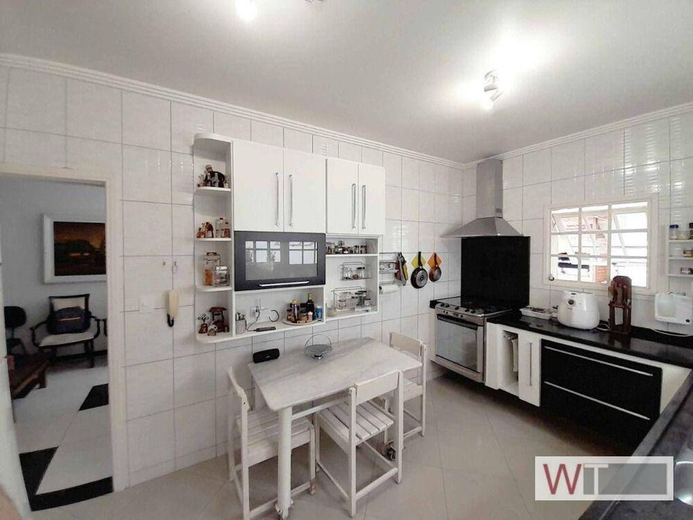 Casa à venda com 3 quartos, 291m² - Foto 8