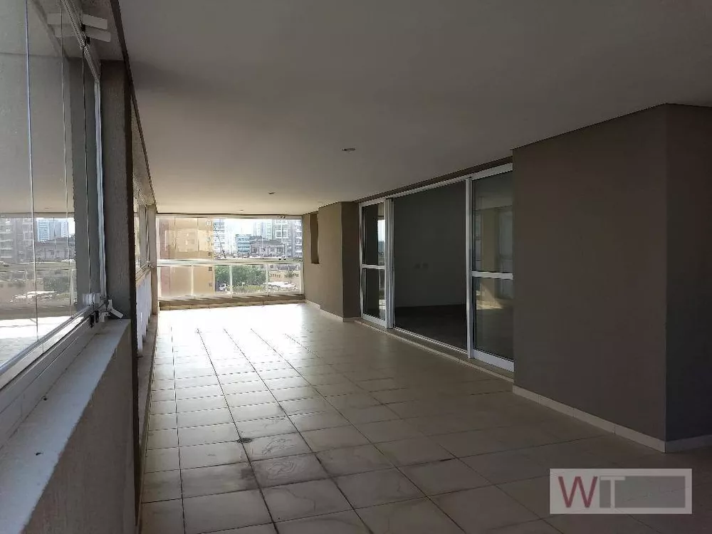 Apartamento à venda com 4 quartos, 250m² - Foto 3