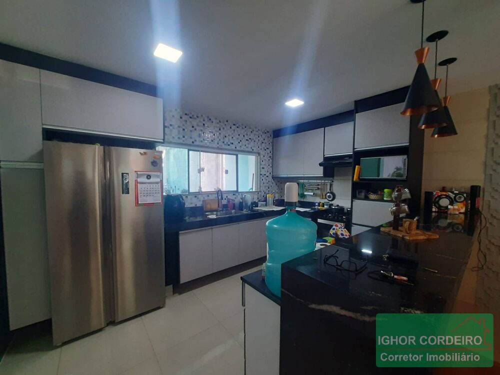 Casa, 3 quartos, 210 m² - Foto 2