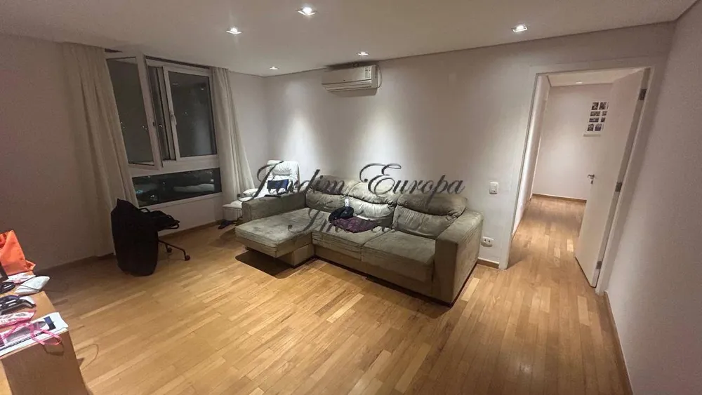 Apartamento, 3 quartos, 240 m² - Foto 1