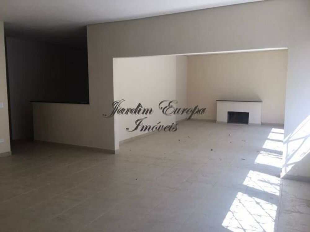 Casa à venda e aluguel com 3 quartos, 300m² - Foto 1