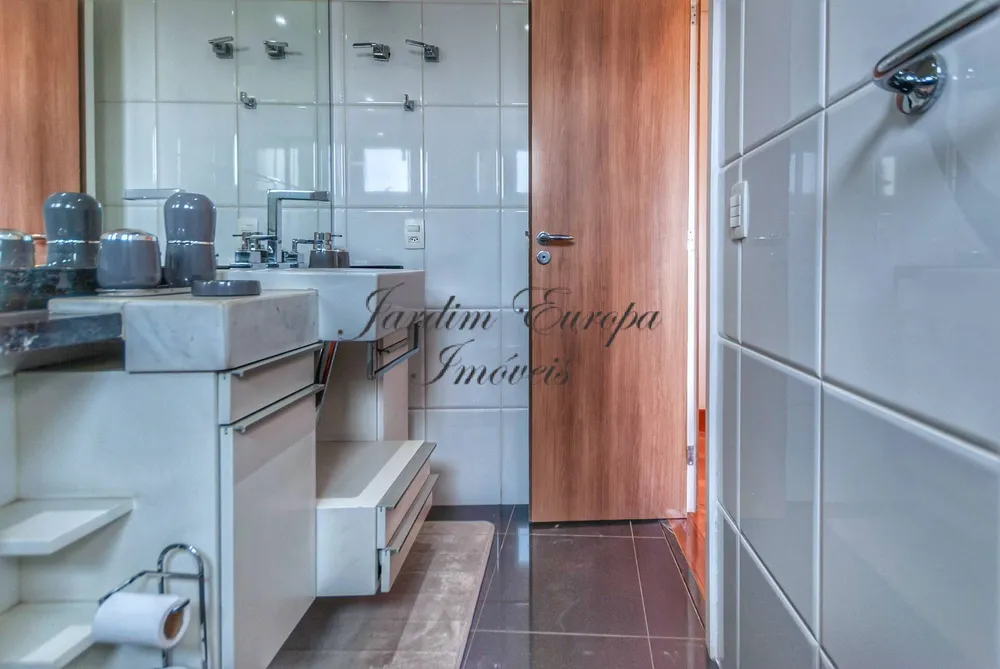 Apartamento, 3 quartos, 214 m² - Foto 1