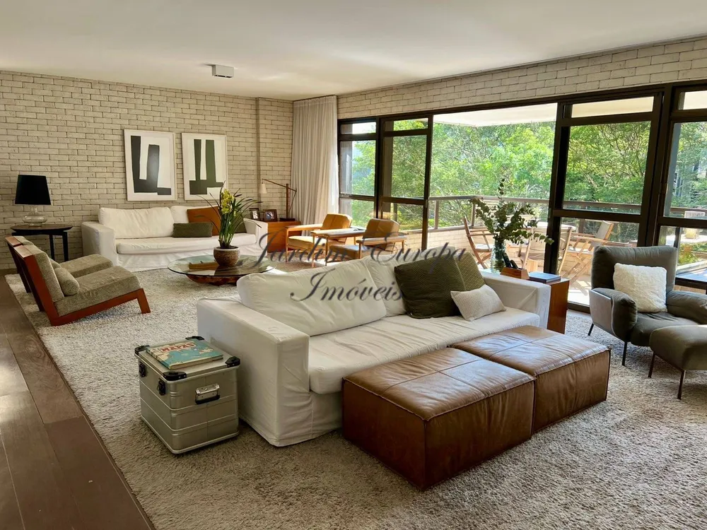 Apartamento, 3 quartos, 240 m² - Foto 1