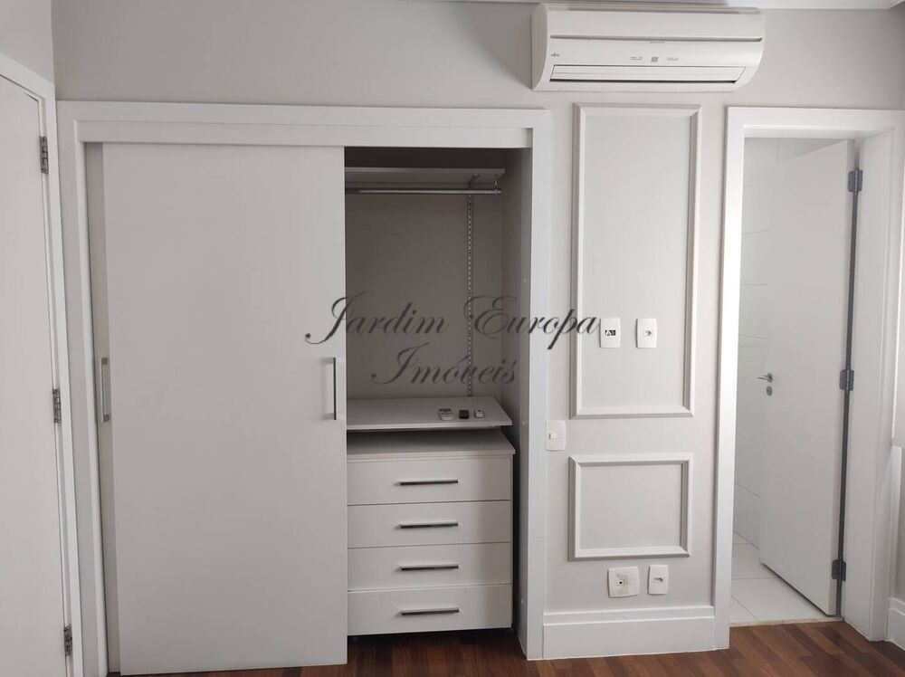 Apartamento à venda com 4 quartos, 223m² - Foto 2