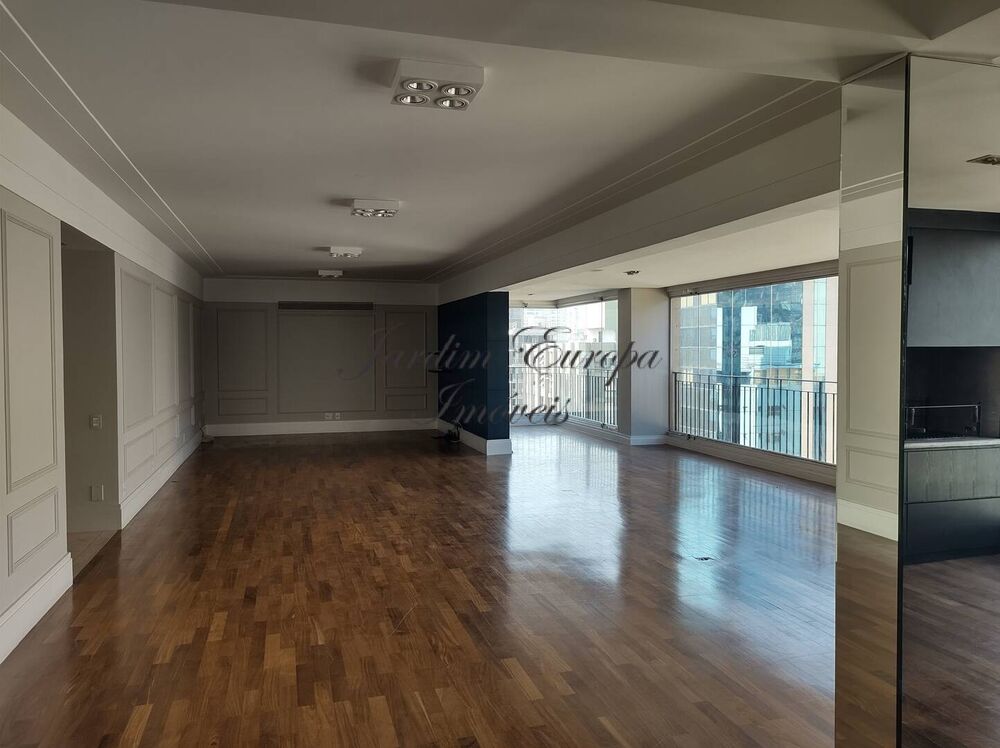 Apartamento à venda com 4 quartos, 223m² - Foto 1