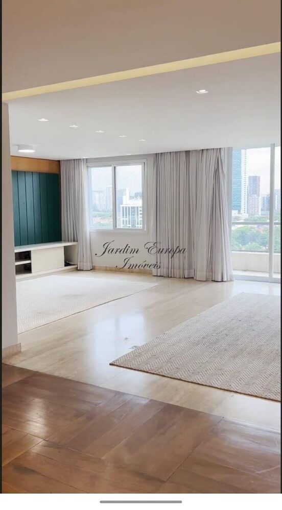 Apartamento, 3 quartos, 232 m² - Foto 1