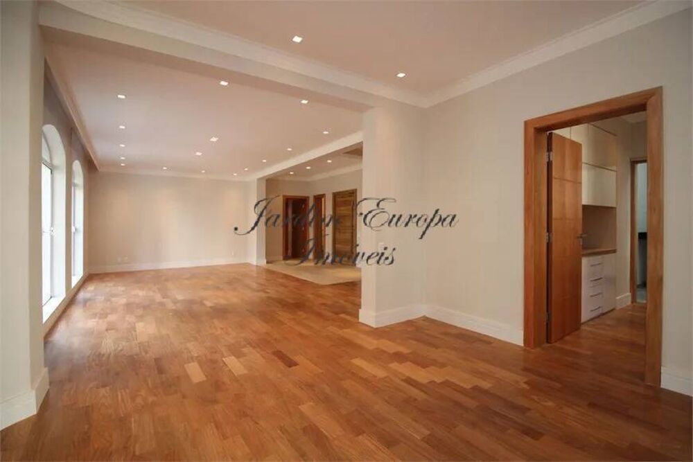 Apartamento à venda com 3 quartos, 232m² - Foto 2