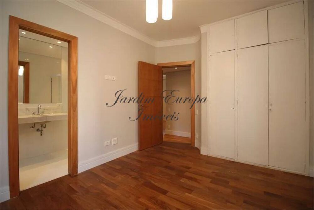 Apartamento à venda com 3 quartos, 232m² - Foto 3