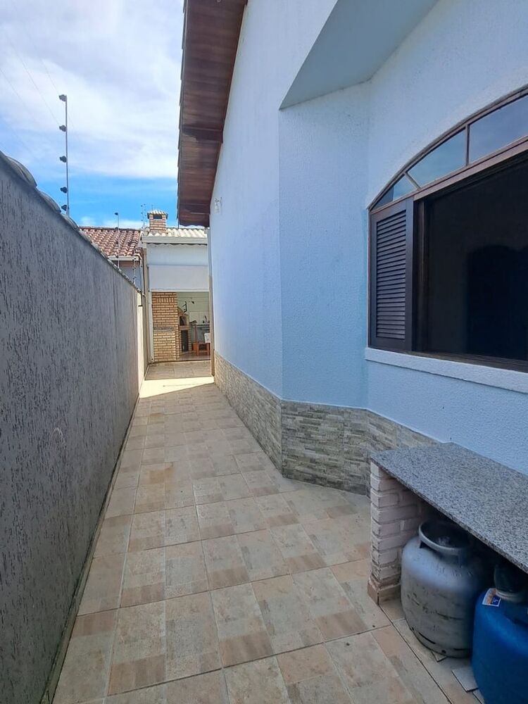 Casa à venda com 3 quartos, 120m² - Foto 2