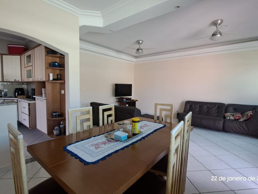 Casa à venda com 3 quartos, 120m² - Foto 1