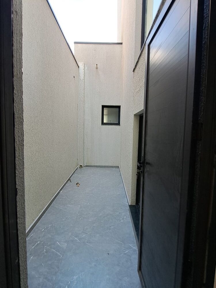Casa à venda com 4 quartos, 160m² - Foto 2