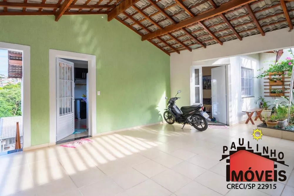 Casa à venda com 3 quartos, 249m² - Foto 2