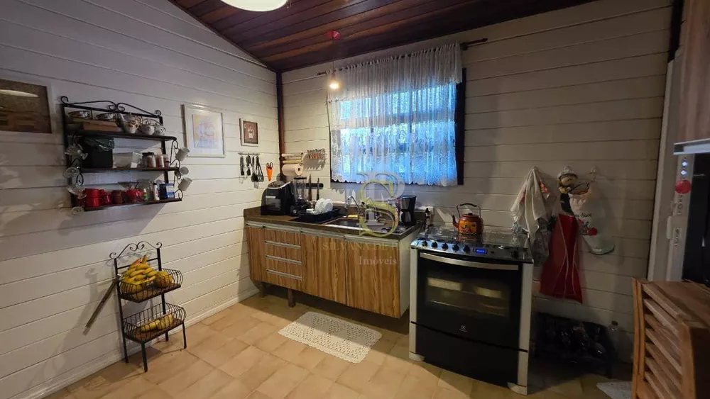 Casa, 5 quartos, 225 m² - Foto 3