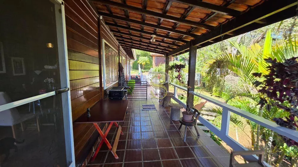 Casa, 5 quartos, 225 m² - Foto 1