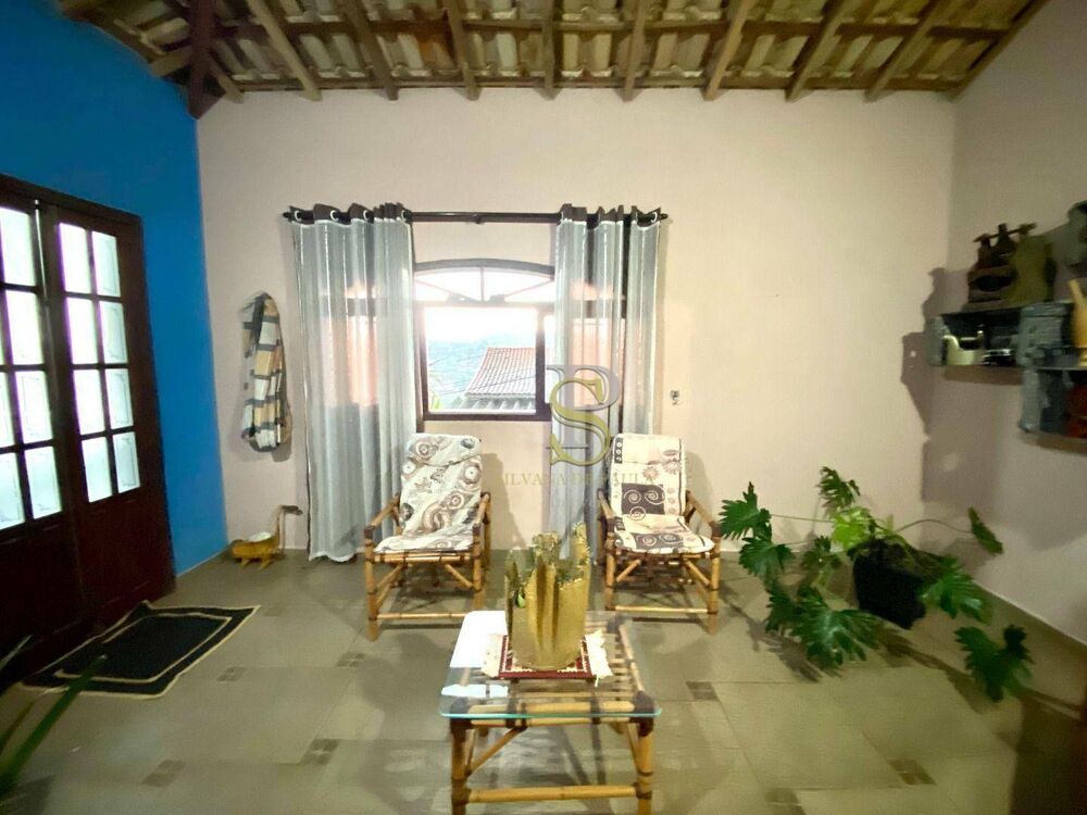Casa, 3 quartos, 272 m² - Foto 1