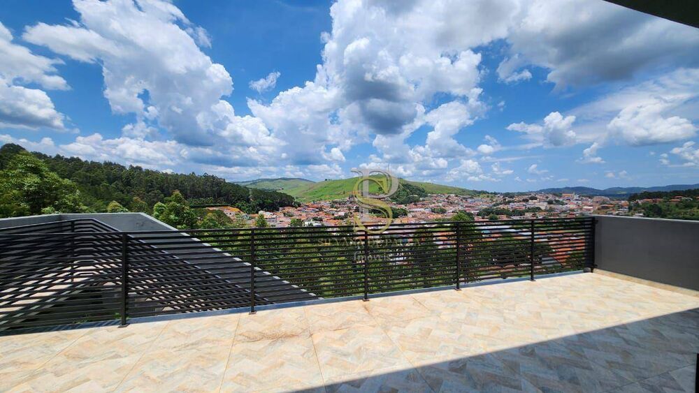 Casa à venda com 3 quartos, 237m² - Foto 2