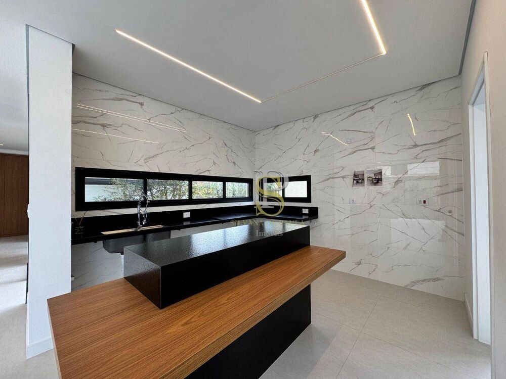 Casa de Condomínio à venda com 3 quartos, 298m² - Foto 4