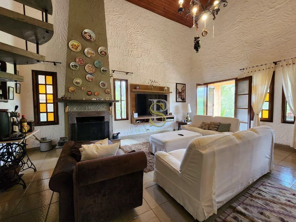 Chácara, 4 quartos, 1190 m² - Foto 1