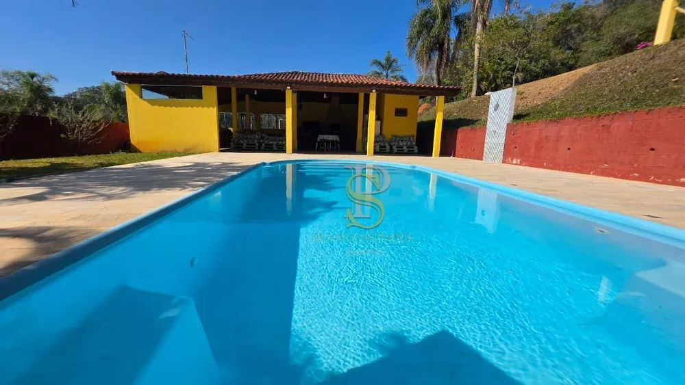Chácara, 3 quartos, 2100 m² - Foto 1