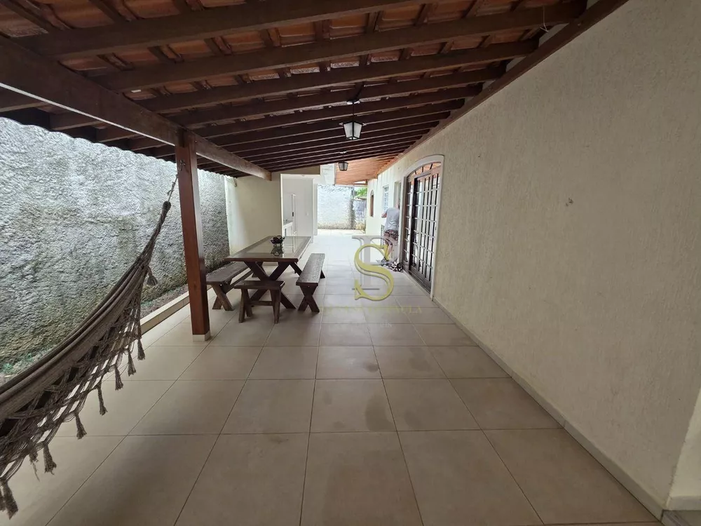 Chácara, 3 quartos, 1140 m² - Foto 1