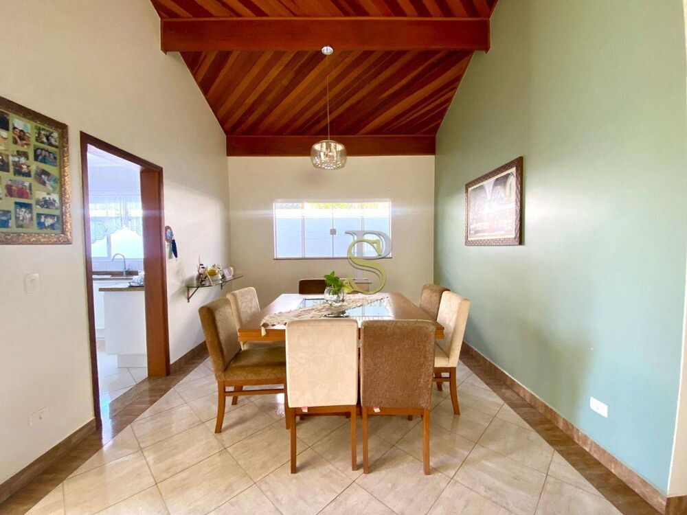 Chácara à venda com 4 quartos, 340m² - Foto 2
