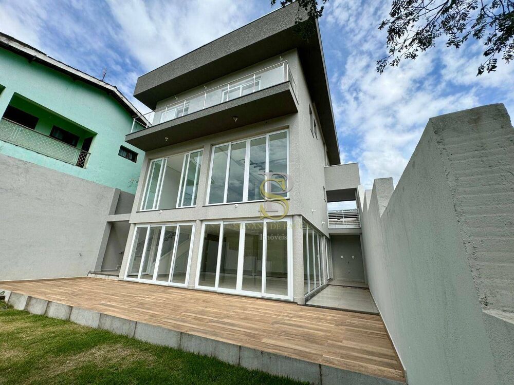 Casa à venda com 3 quartos, 283m² - Foto 4