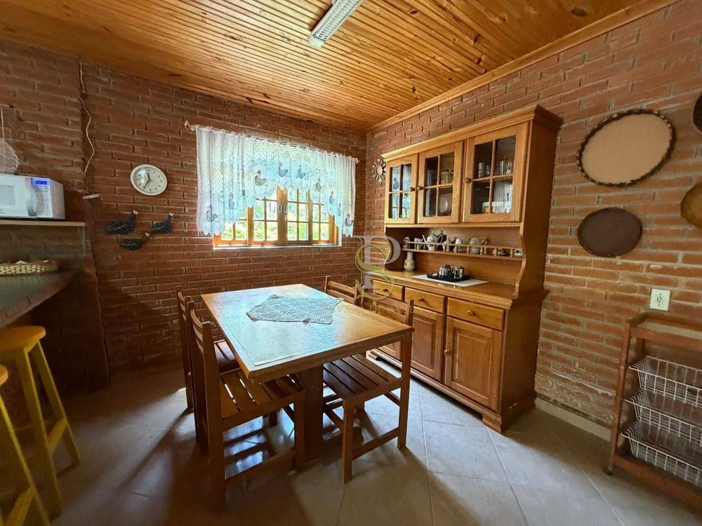 Chácara, 4 quartos, 7000 m² - Foto 1