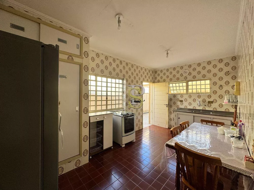 Casa, 4 quartos, 180 m² - Foto 4