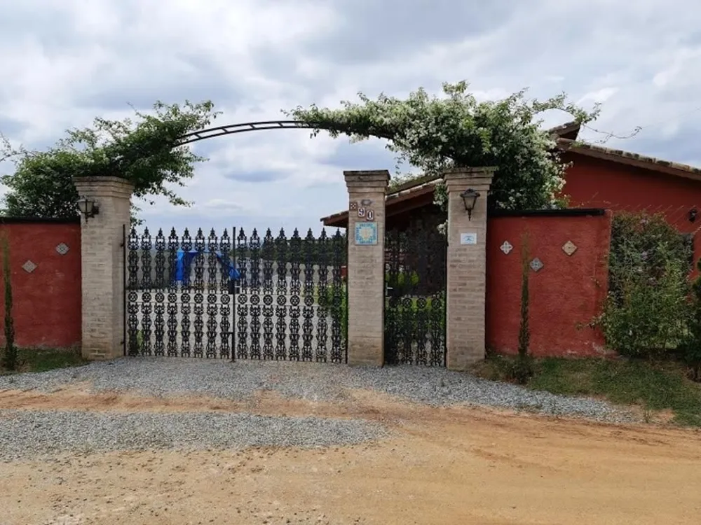 Chácara, 3 quartos, 2100 m² - Foto 1