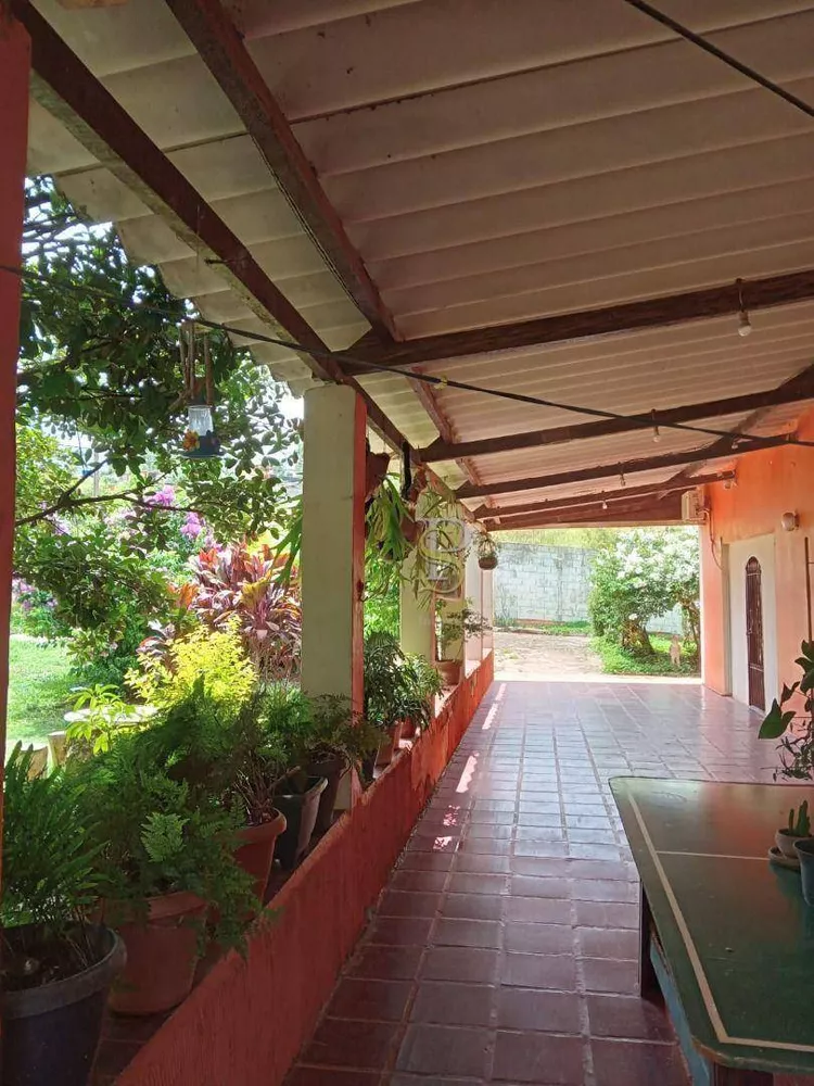 Chácara, 3 quartos, 2120 m² - Foto 1