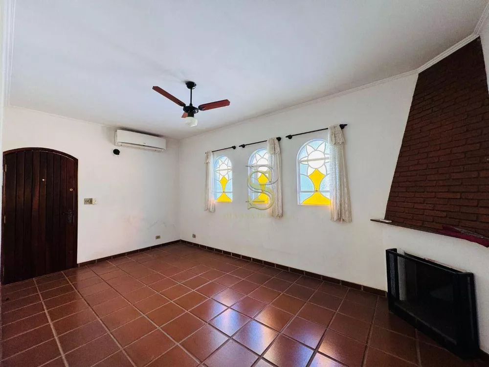 Casa, 4 quartos, 153 m² - Foto 1