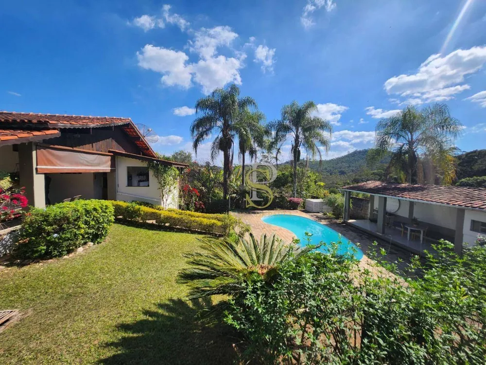 Chácara, 3 quartos, 2520 m² - Foto 1