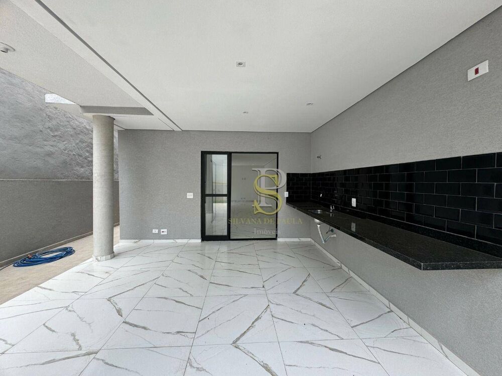 Casa à venda com 3 quartos, 130m² - Foto 2